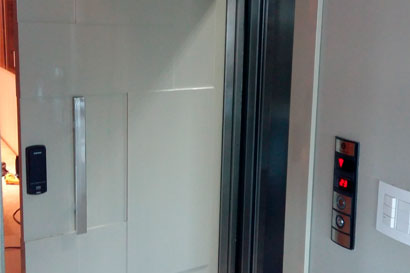 Imagem de portas para elevadores
